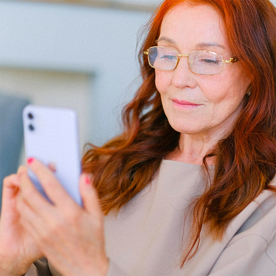 Red haired-Lady-on-iPhone